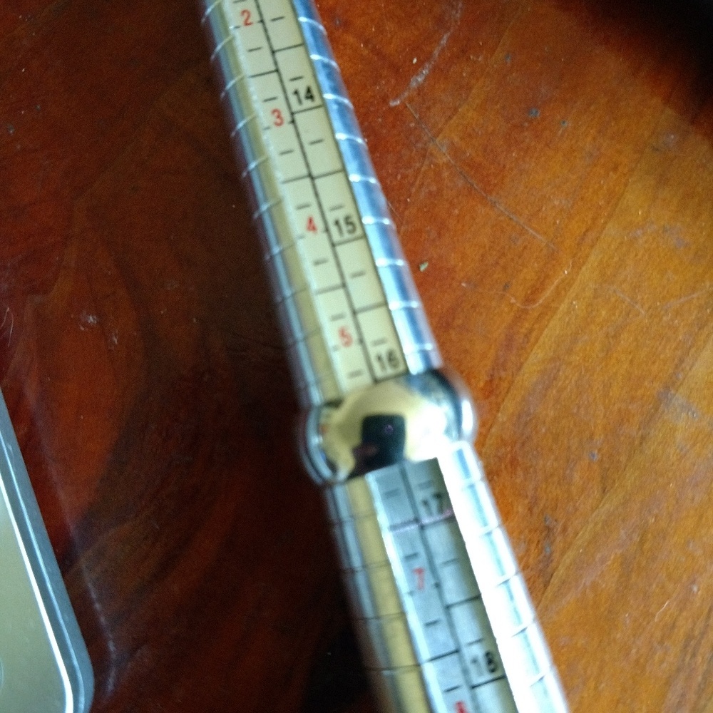 10k White gold band